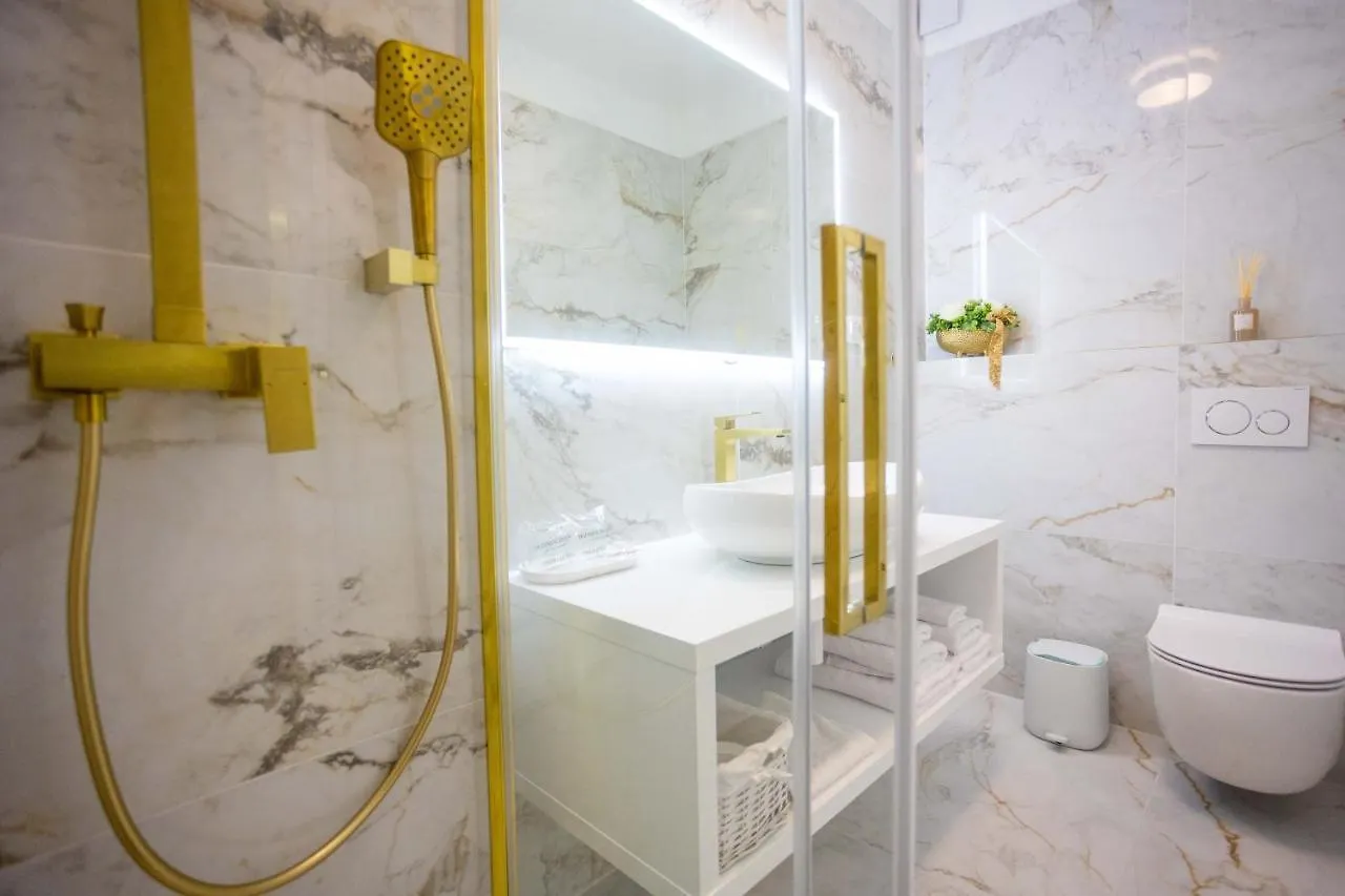 City And Style Luxury Rooms Split 2 4*,